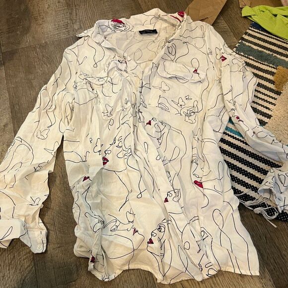 Milk & Honey small abstract button down - Picture 1 of 8